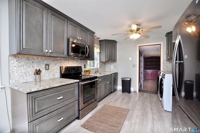 39 Sunnybrook Drive, Avon, CT 06001
