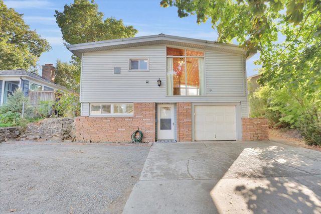 1104 E 29th Ave, Spokane, WA 99203