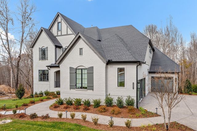 511 St Charles Dr, Arrington, TN 37014