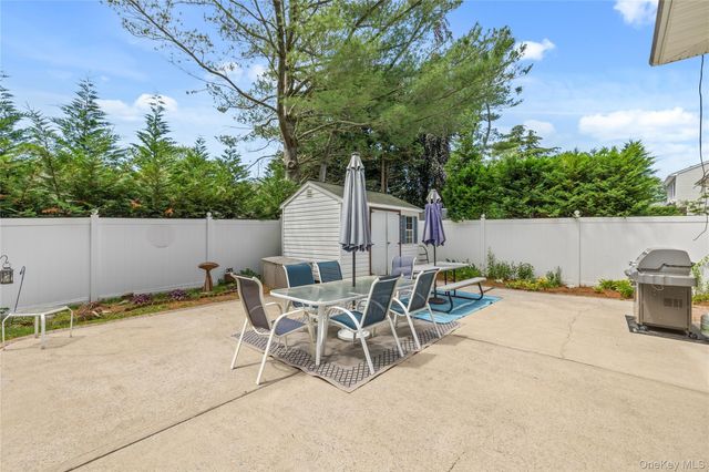 80 N Pine Street, Massapequa, NY 11758
