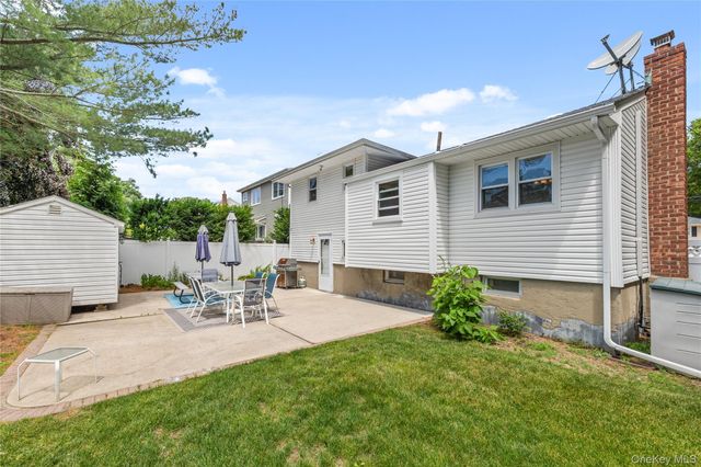 80 N Pine Street, Massapequa, NY 11758