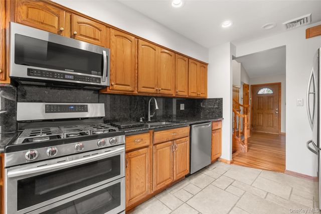 80 N Pine Street, Massapequa, NY 11758