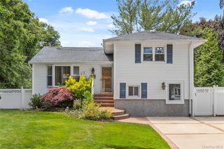80 N Pine Street, Massapequa, NY 11758