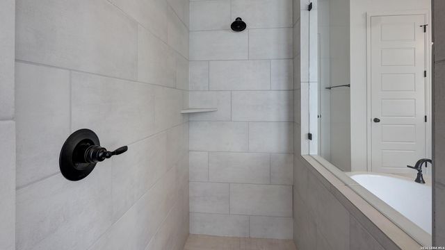 1207 Argon Way, San Antonio, TX 78245