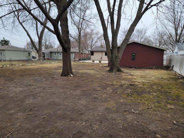 2277 Pioneer Drive, Beloit, WI 53511