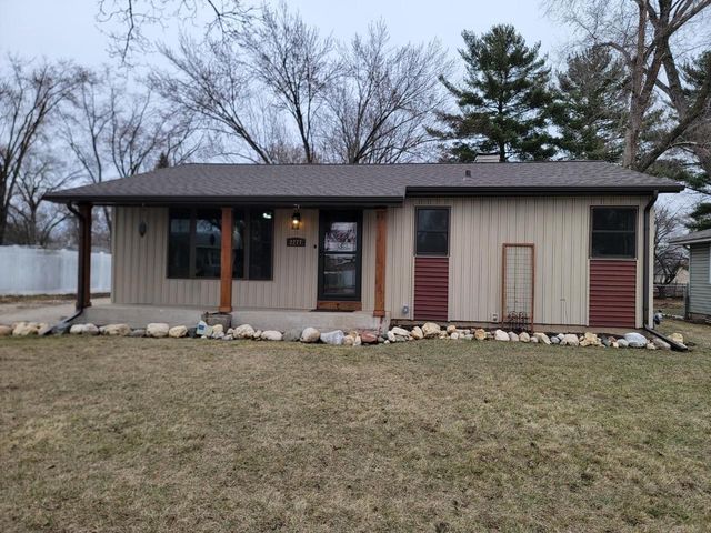 2277 Pioneer Drive, Beloit, WI 53511