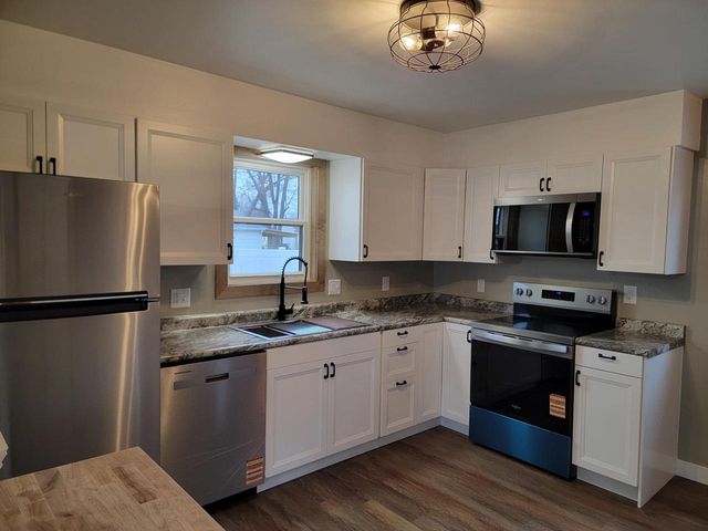 2277 Pioneer Drive, Beloit, WI 53511