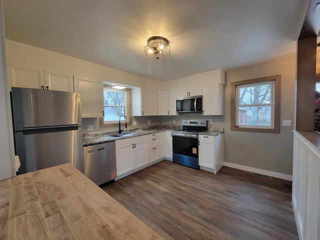 2277 Pioneer Drive, Beloit, WI 53511