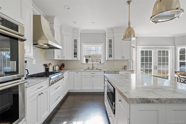 2 Holly Court, Miller Place, NY 11764