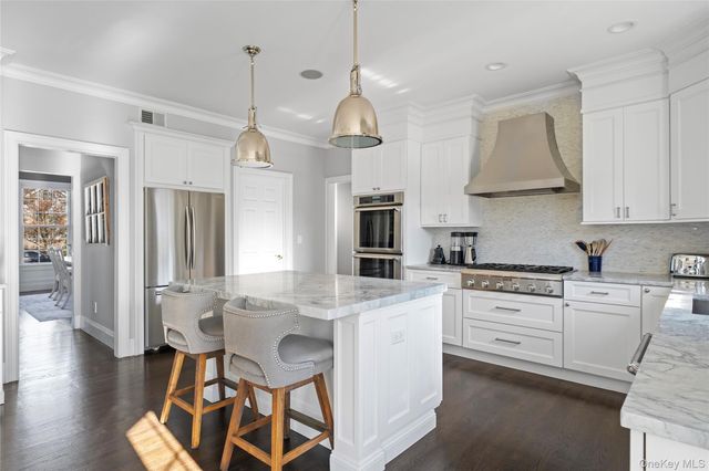 2 Holly Court, Miller Place, NY 11764