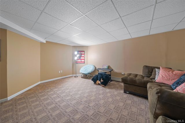 2 Holly Court, Miller Place, NY 11764