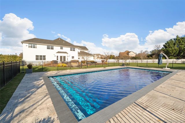 2 Holly Court, Miller Place, NY 11764