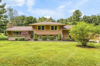 133 West Street, Uxbridge, MA 01569