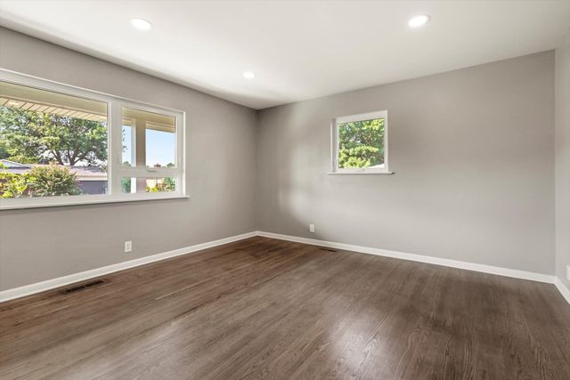 5125 E 27th Place, Tulsa, OK 74114