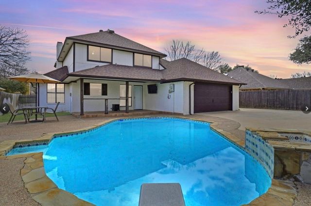 2613 Stone Hollow Drive, Bedford, TX 76021