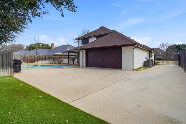 2613 Stone Hollow Drive, Bedford, TX 76021