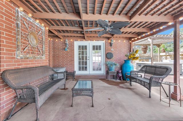 303 Beaumont Drive, Magnolia, TX 77354