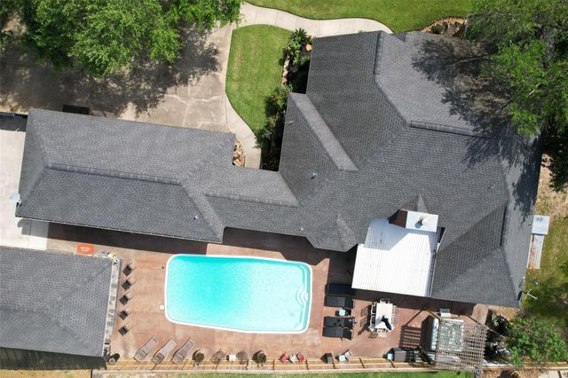 303 Beaumont Drive, Magnolia, TX 77354