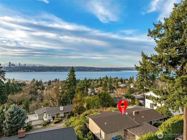 2707 70th Avenue SE, Mercer Island, WA 98040