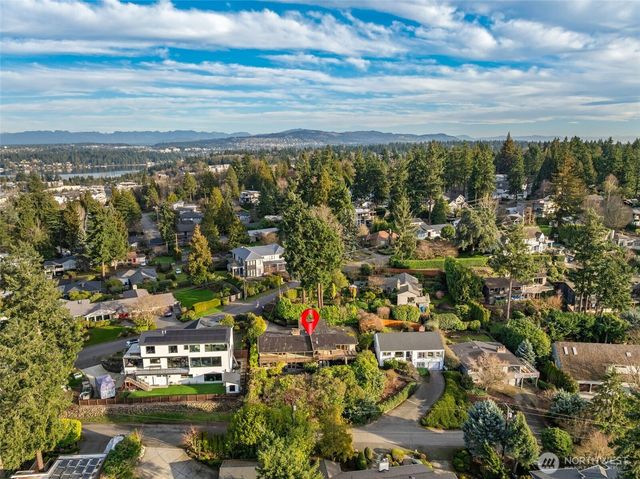 2707 70th Avenue SE, Mercer Island, WA 98040