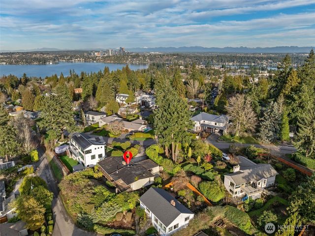 2707 70th Avenue SE, Mercer Island, WA 98040