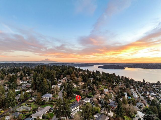 2707 70th Avenue SE, Mercer Island, WA 98040