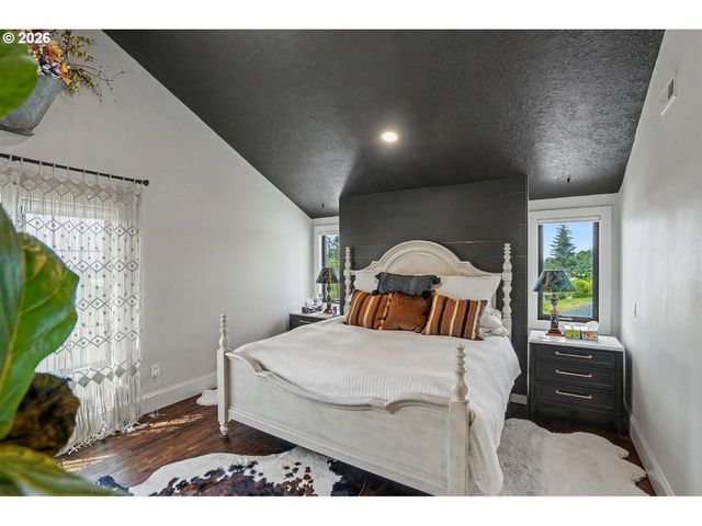 16058 STORMY Dr, Silverton, OR 97381