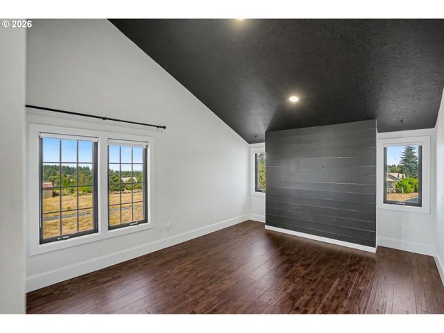 16058 STORMY Dr, Silverton, OR 97381