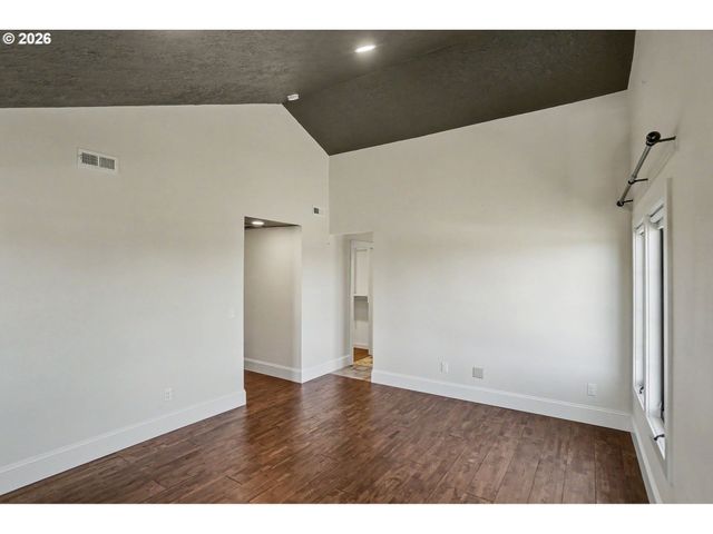 16058 STORMY Dr, Silverton, OR 97381