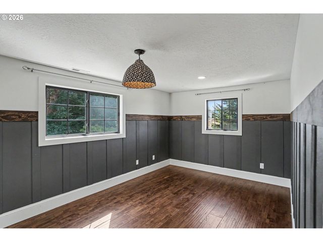 16058 STORMY Dr, Silverton, OR 97381