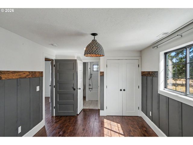 16058 STORMY Dr, Silverton, OR 97381
