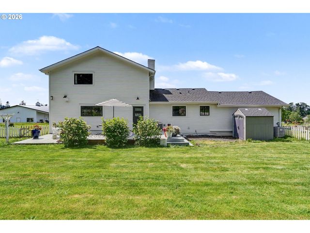16058 STORMY Dr, Silverton, OR 97381
