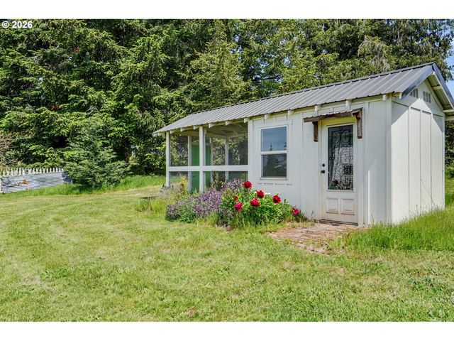 16058 STORMY Dr, Silverton, OR 97381