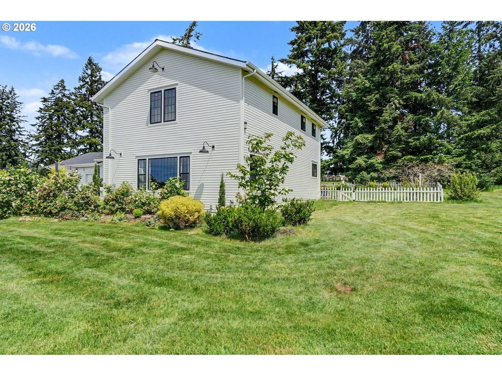 16058 STORMY Dr, Silverton, OR 97381