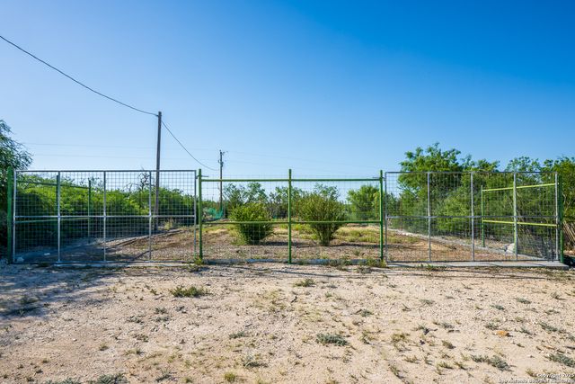 277 us -277, Brackettville, TX 78832