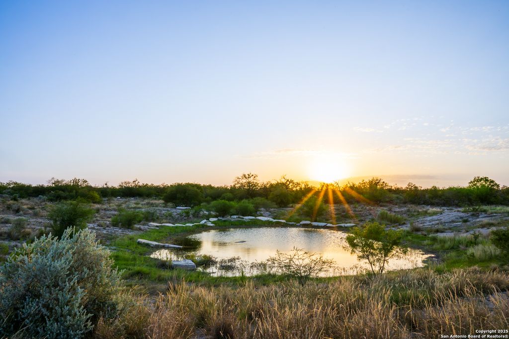 277 us -277, Brackettville, TX 78832