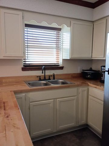 609 S 4th Avenue, Chatsworth, GA 30705