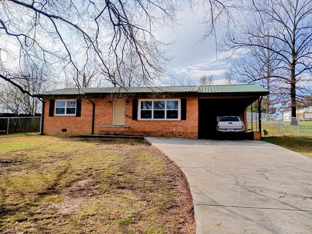 609 S 4th Avenue, Chatsworth, GA 30705