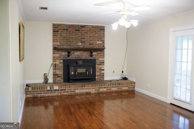 2110 Ware Street, Blackshear, GA 31516