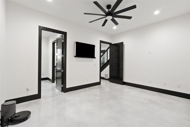 561 Broken Bit TRL, Dripping Springs, TX 78620