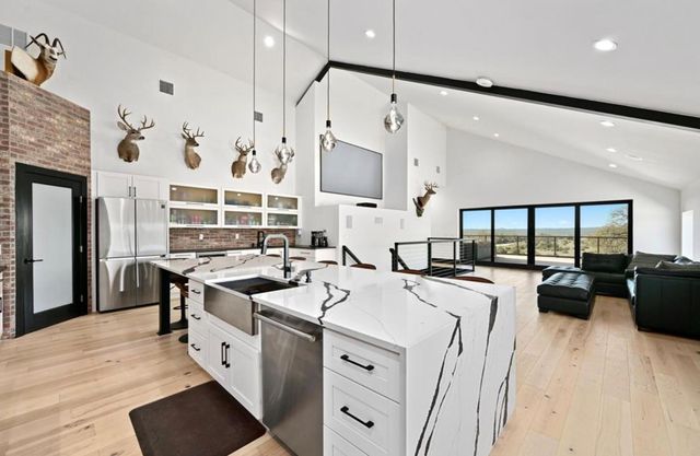 561 Broken Bit TRL, Dripping Springs, TX 78620