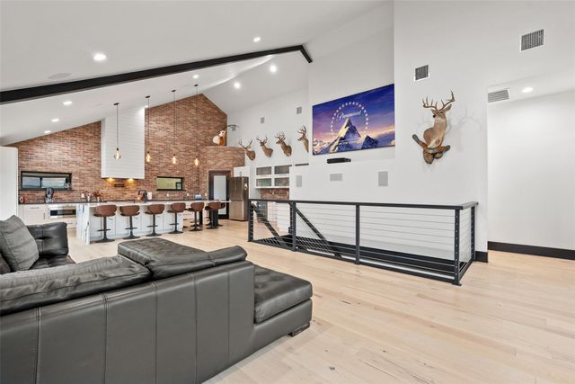 561 Broken Bit TRL, Dripping Springs, TX 78620