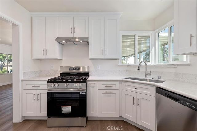 11802 S Van Ness Avenue S, Hawthorne, CA 90250