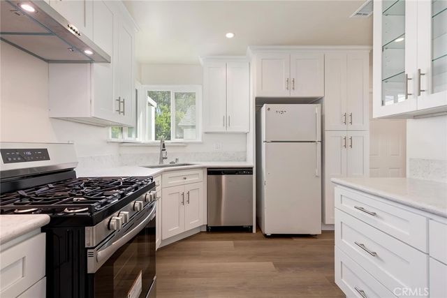 11802 S Van Ness Avenue S, Hawthorne, CA 90250