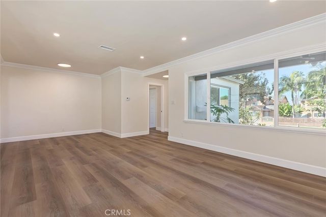 11802 S Van Ness Avenue S, Hawthorne, CA 90250