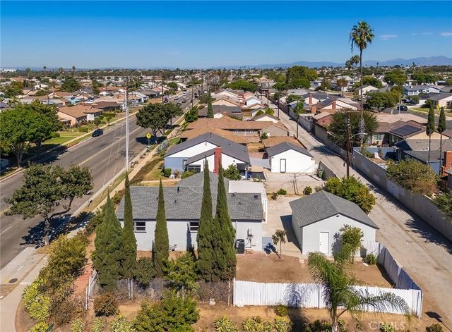 11802 S Van Ness Avenue S, Hawthorne, CA 90250