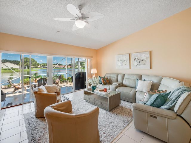 3933 Summer Chase Court, Lake Worth, FL 33467