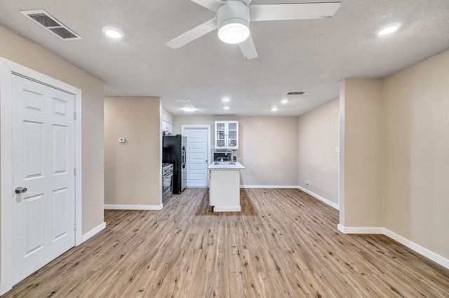 205 Liverpool DR, Austin, TX 78745