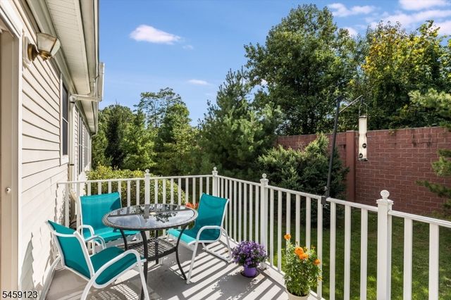 11 Quarry Dr 11, Woodland Park, NJ 07424