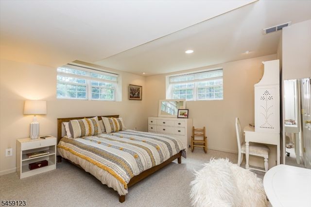 11 Quarry Dr 11, Woodland Park, NJ 07424